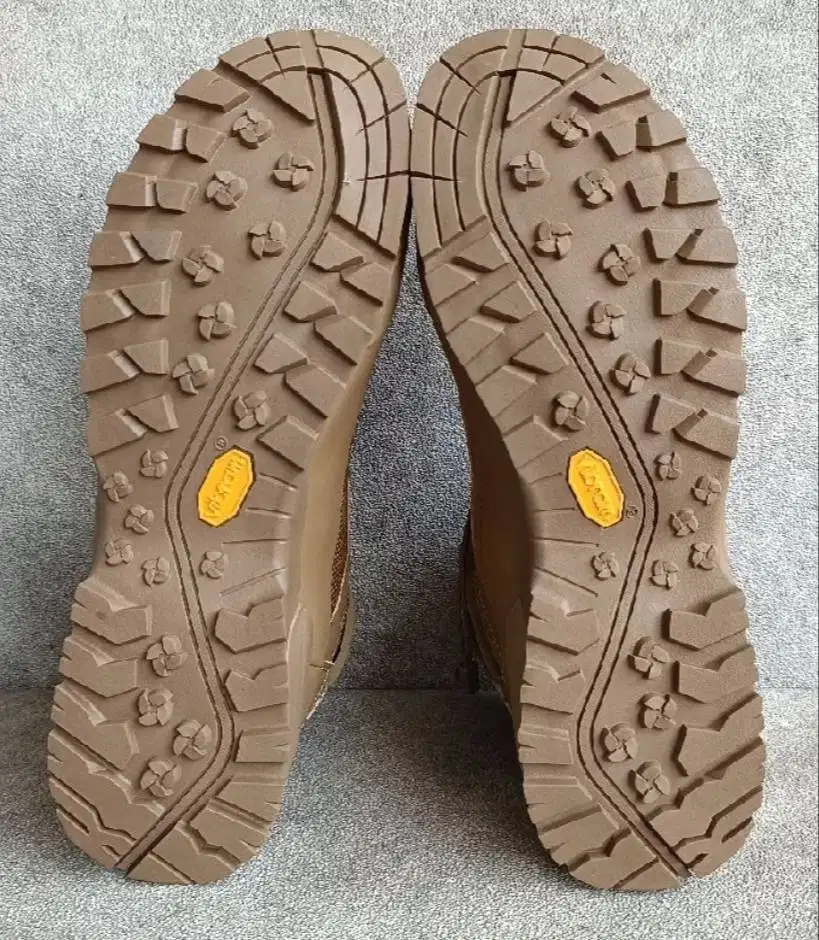 Sepatu Hiking pria The North Face size 41