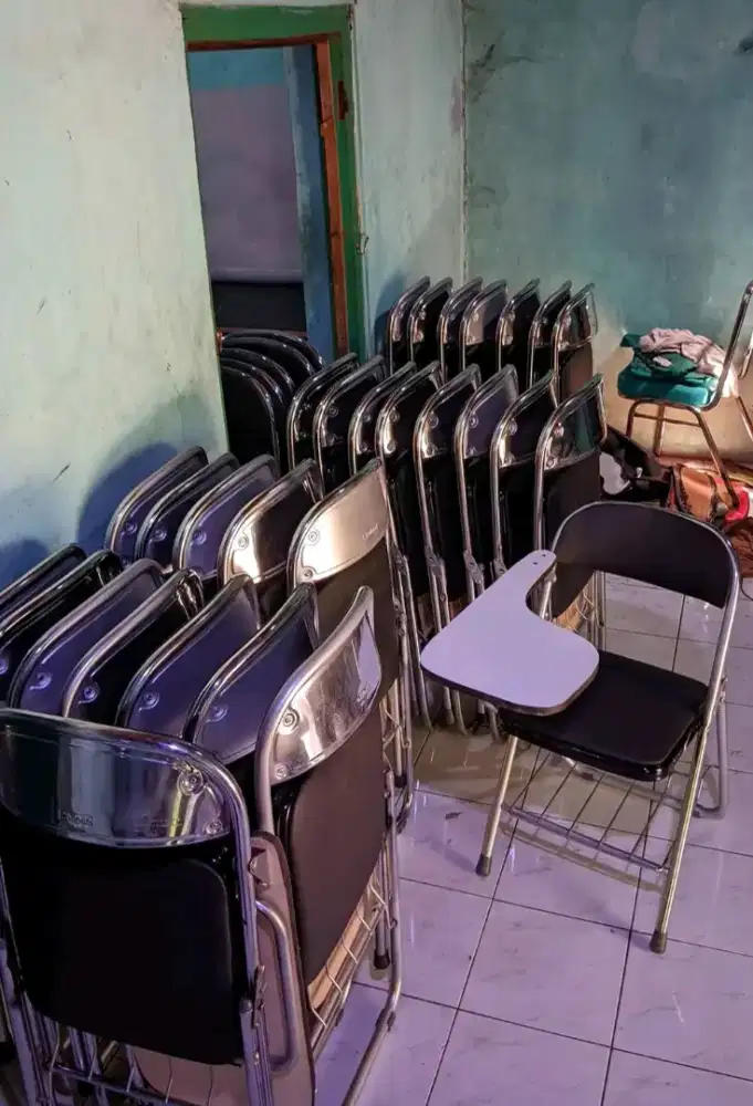 Kursi Lipat Kampus