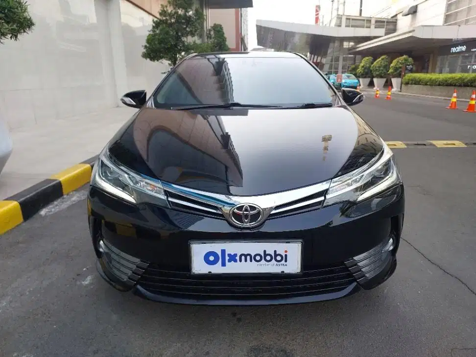 LOW DP Toyota Corolla Altis 1.8 V Bensin-AT 2017 SAO