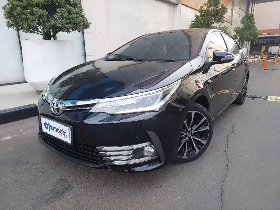 LOW DP Toyota Corolla Altis 1.8 V Bensin-AT 2017 SAO