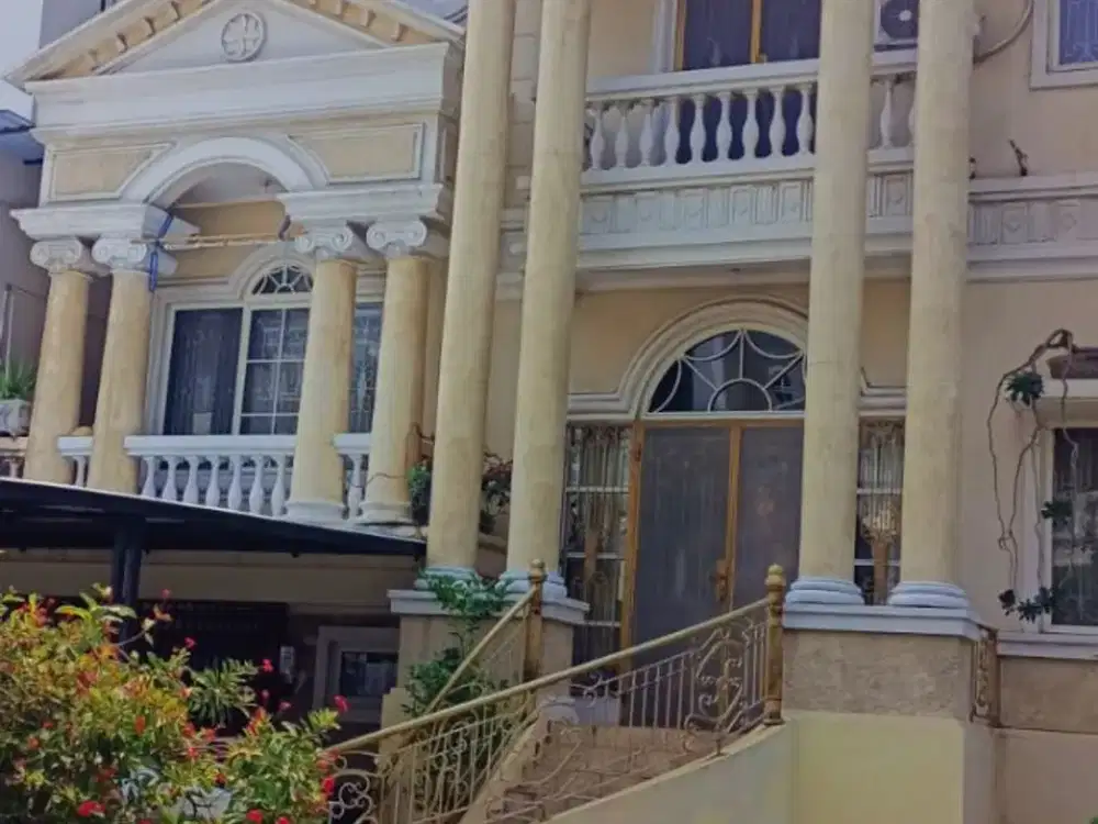 Dijual Rumah 2½ lt di Meditrania Boulevard Cluster Rome PIK, Jakarta Utara