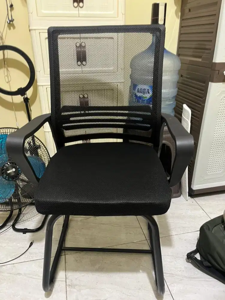 Dijual Kursi Kantor kualitas terjamin masih mulus