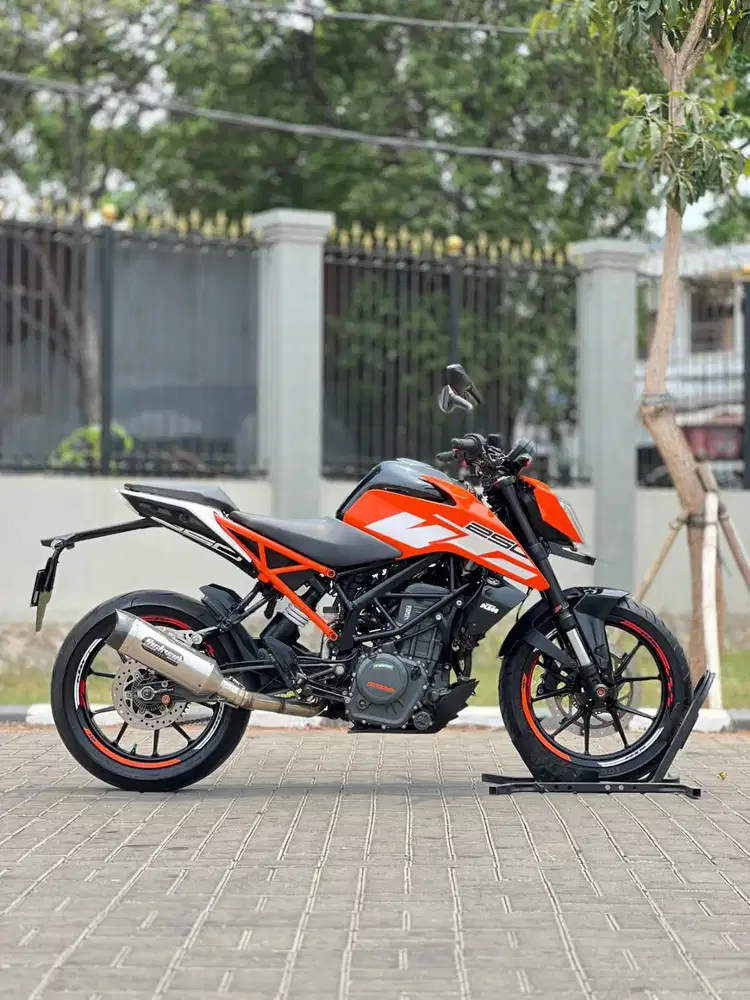 KTM DUKE 250 ABS ORANGE 2018 PAJAK ON MULUS KAYAK BARU