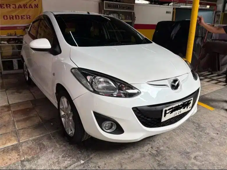 Mazda 2 Manual 2012