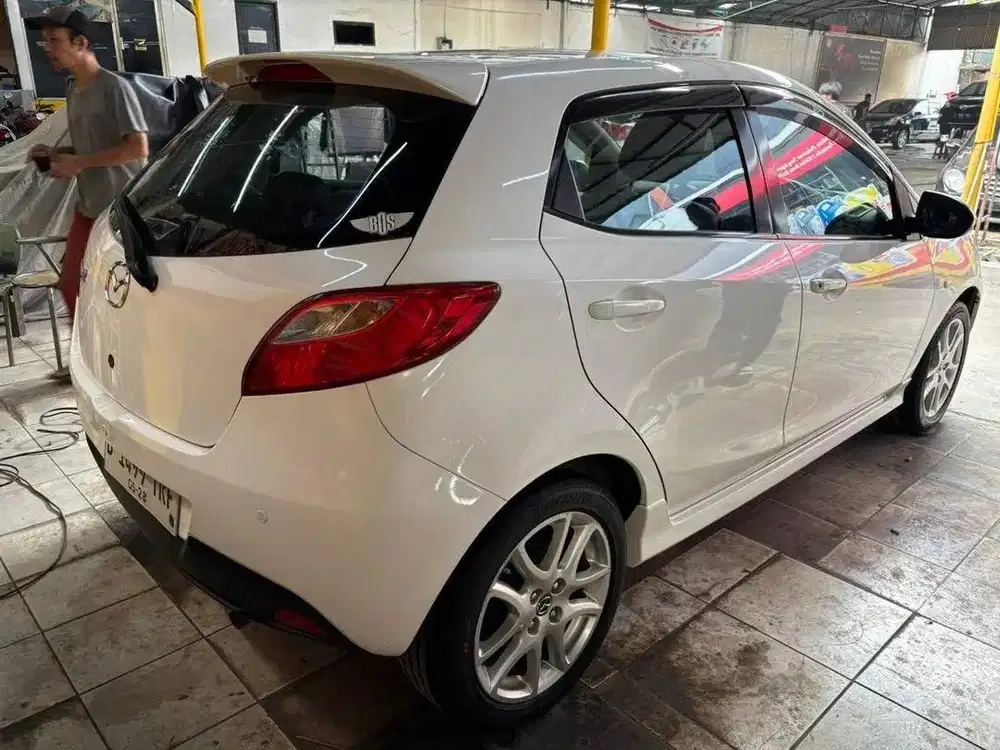 Mazda 2 Manual 2012