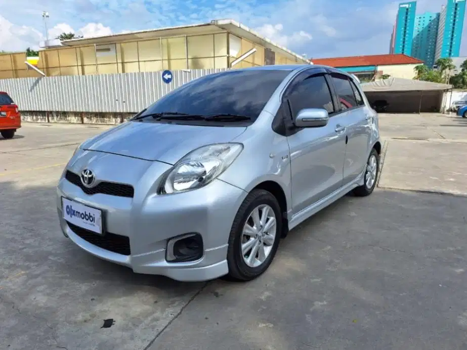 Toyota Yaris 1.5 E Bensin AT 2013 Silver