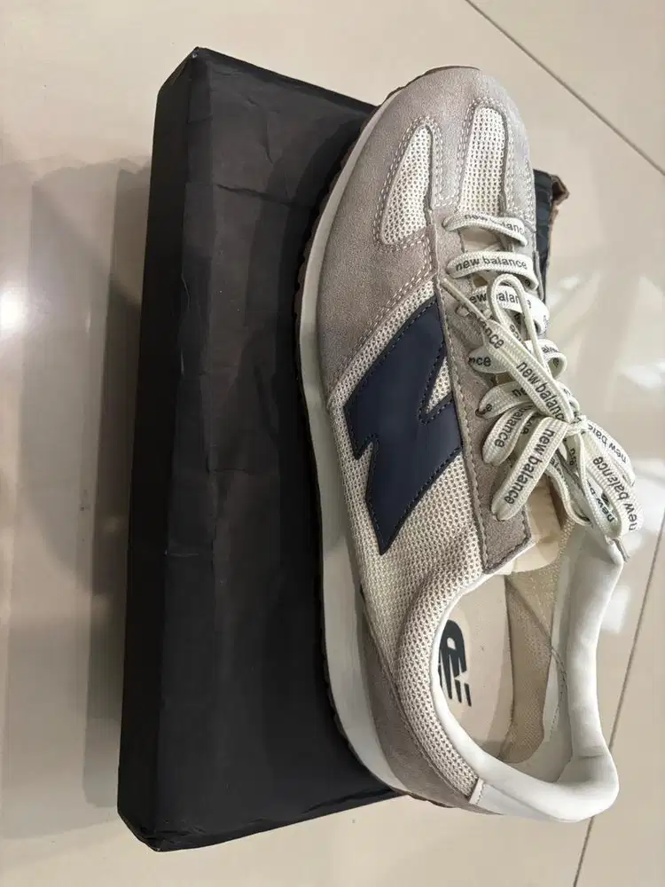 Sepatu enbong NB