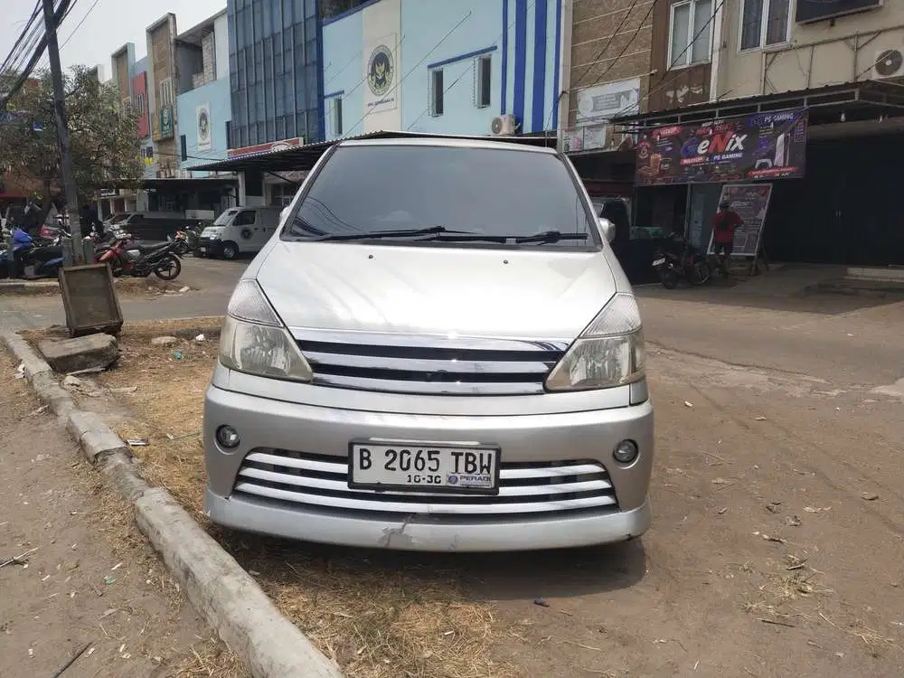 Nissan Serena 2010 Bensin