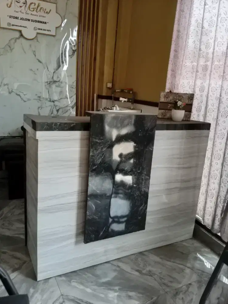 meja kasir modern