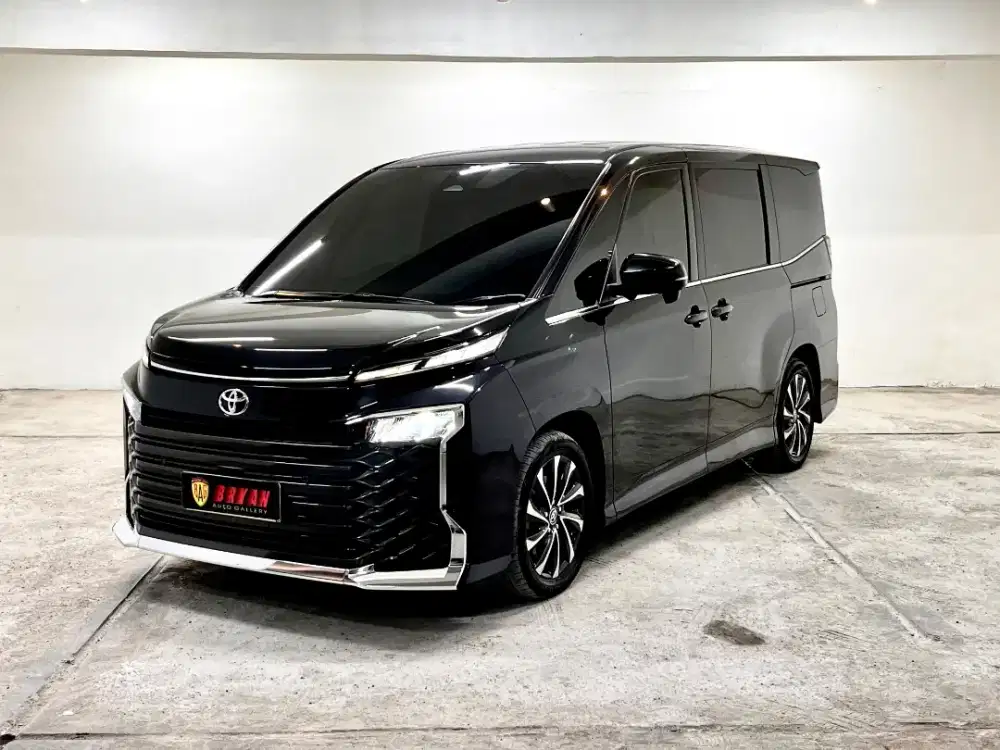 TOYOTA VOXY 2.0 TSS