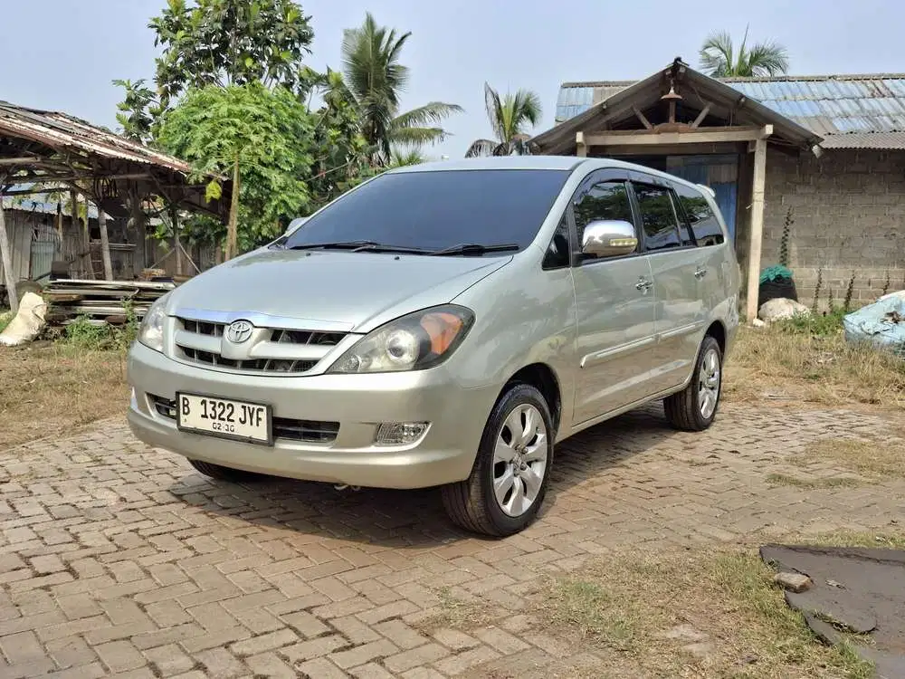 Toyota Kijang Innova 2005 Bensin