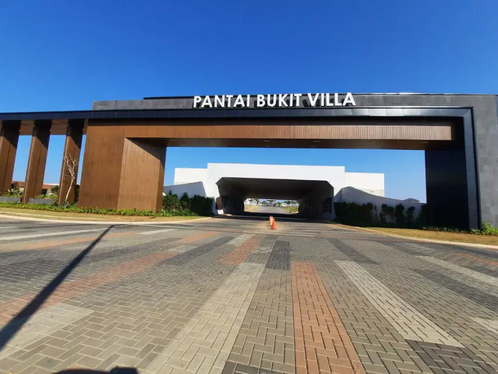 Disewakan Rumah di Pantai Bukit Villa di Hoek, Sudah full bangunan dan Kaca Film, Unfurnished
