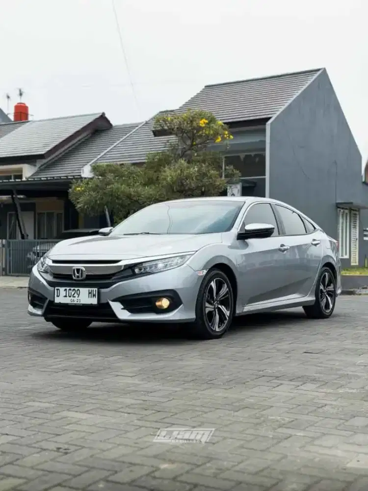 CIVIC RS TURBO CVT 2016
km 12rb
Kondisi masih sangat Bagus