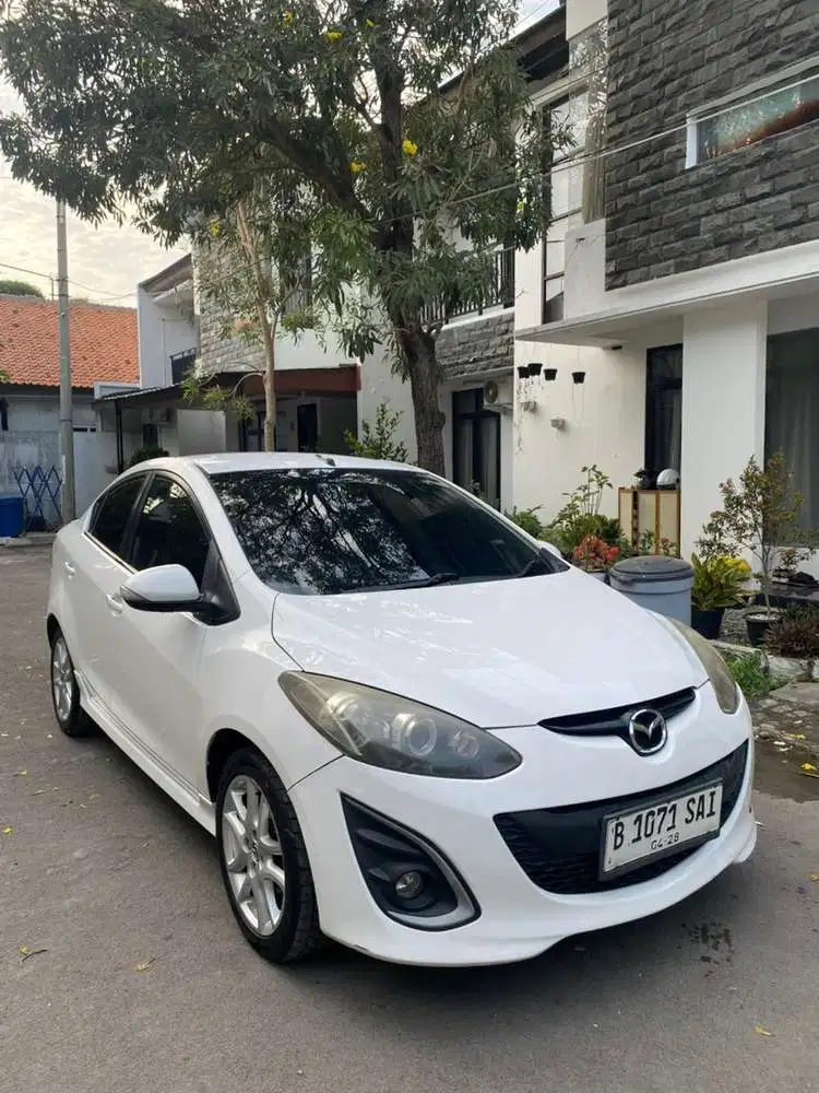Mazda 2 Sedan 1.5 R 2012 AT (Automatic)