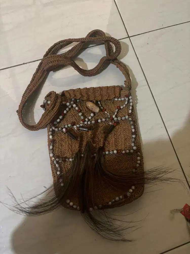 Tas anyaman Papua