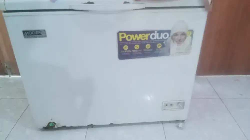 Freezer Bekas Modena 200L