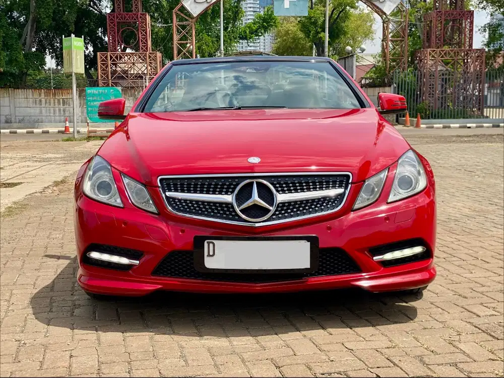 MERCEDES BENZ E250 CABRIOLET AT 2013 RED