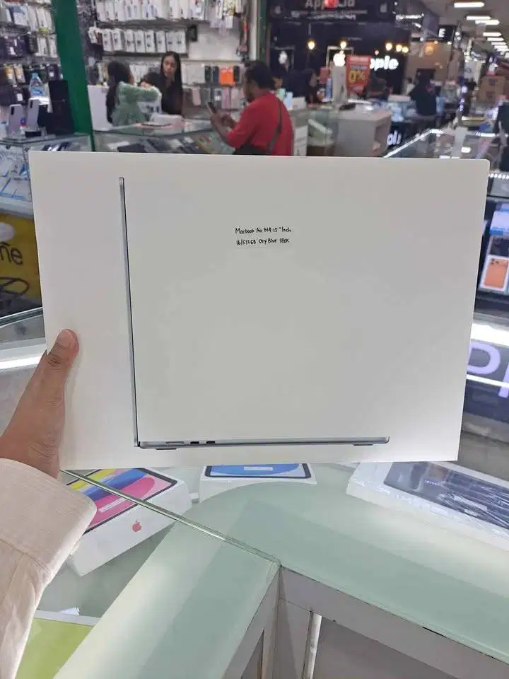Macbook Air M4 16/512GB SSD Sky Blue 15 Inch New Segel Garansi IBox