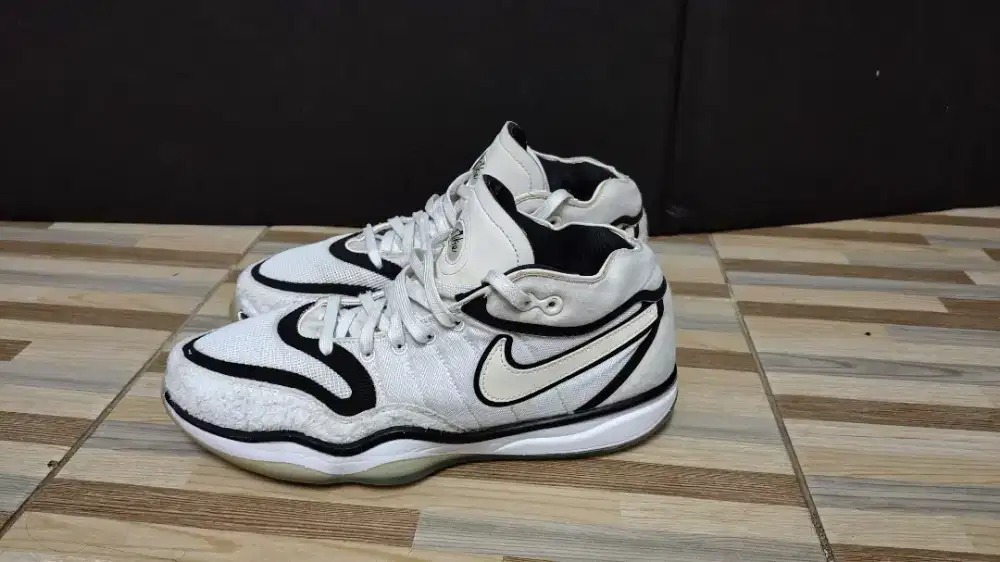 Sepatu basket nike gt hustle 2 black white original 100%