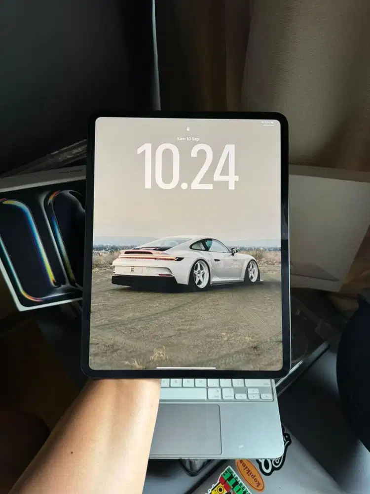 ipad pro M4 13inch 256gb wifi only ibox + apple magic keyboard