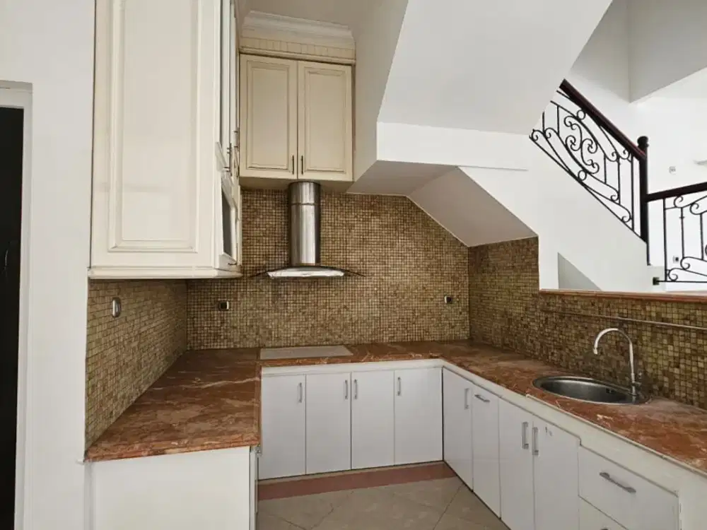 Disewa Rumah PIK Katamaran Indah Uk 8x25 m2 at Jakarta Utara