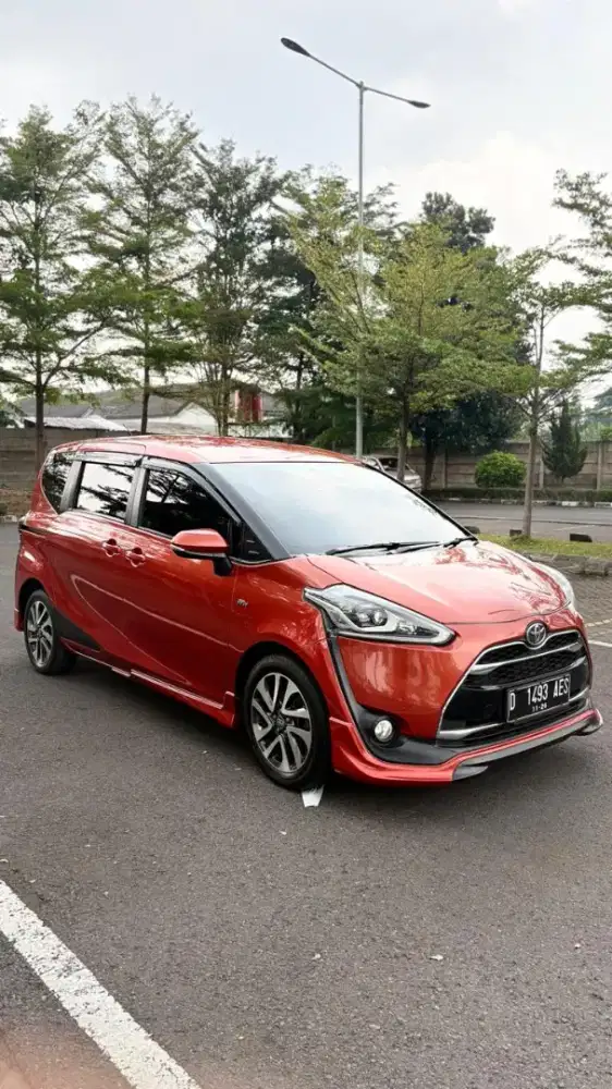 Dijual Toyota Sienta Tipe Q