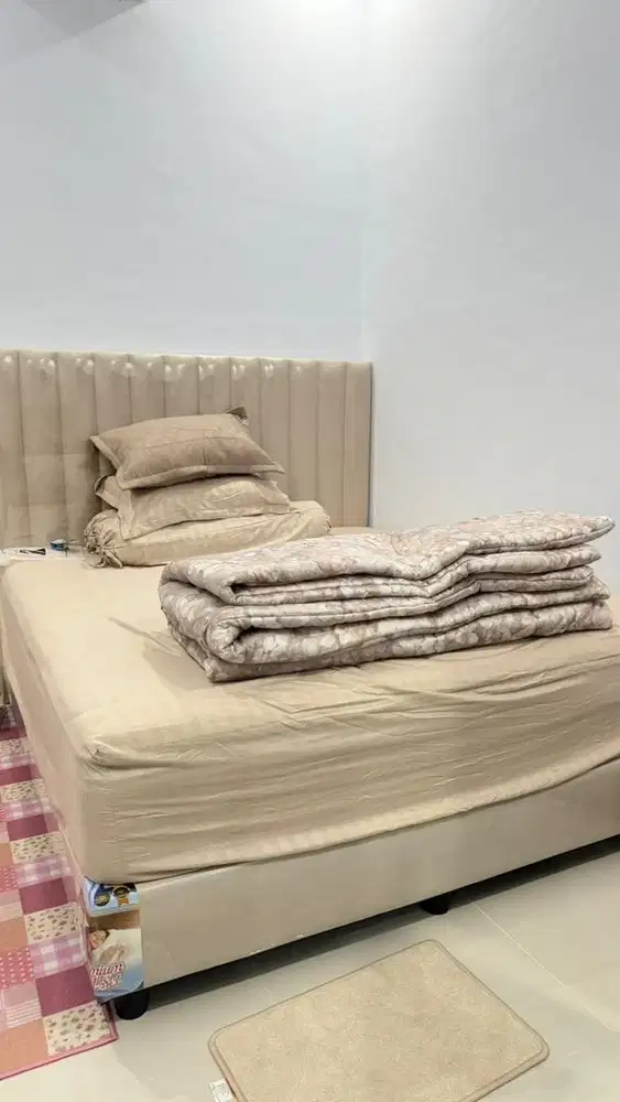 kasur beserta dipan