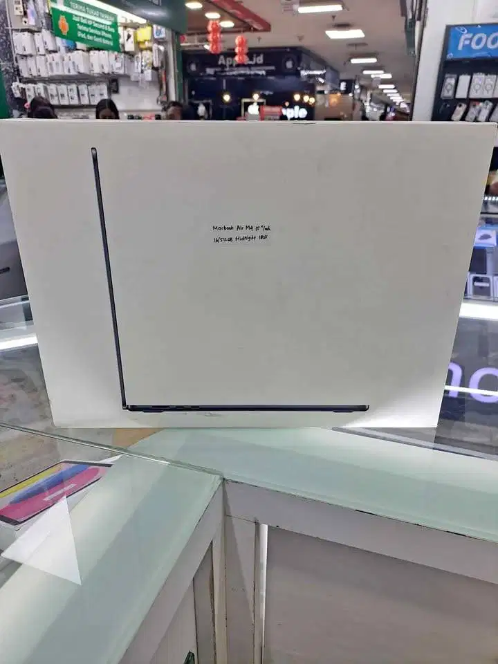 Macbook Air M4 16/512GB SSD Midnight 15 Inch New Garansi IBox