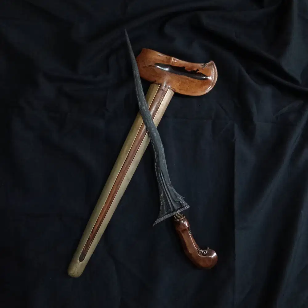 KERIS SEPUH PANDAWA CINARITO PAMOR WENGKON ISEN TUBAN MAJAPAHIT