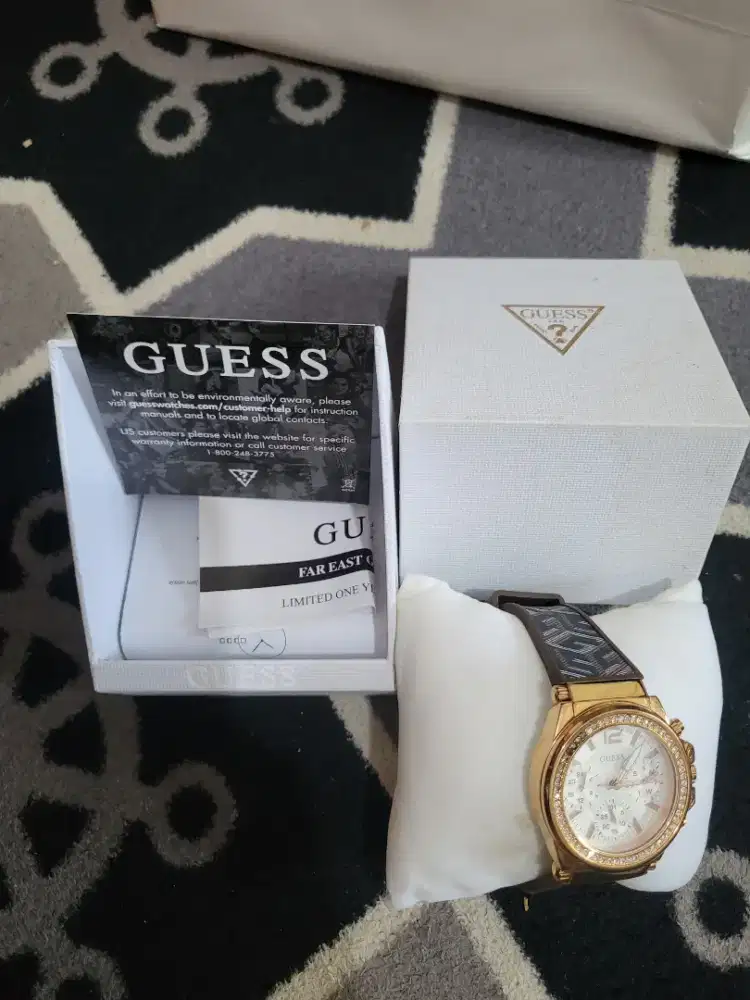 Jam tangan cewek merk  Guess ORI