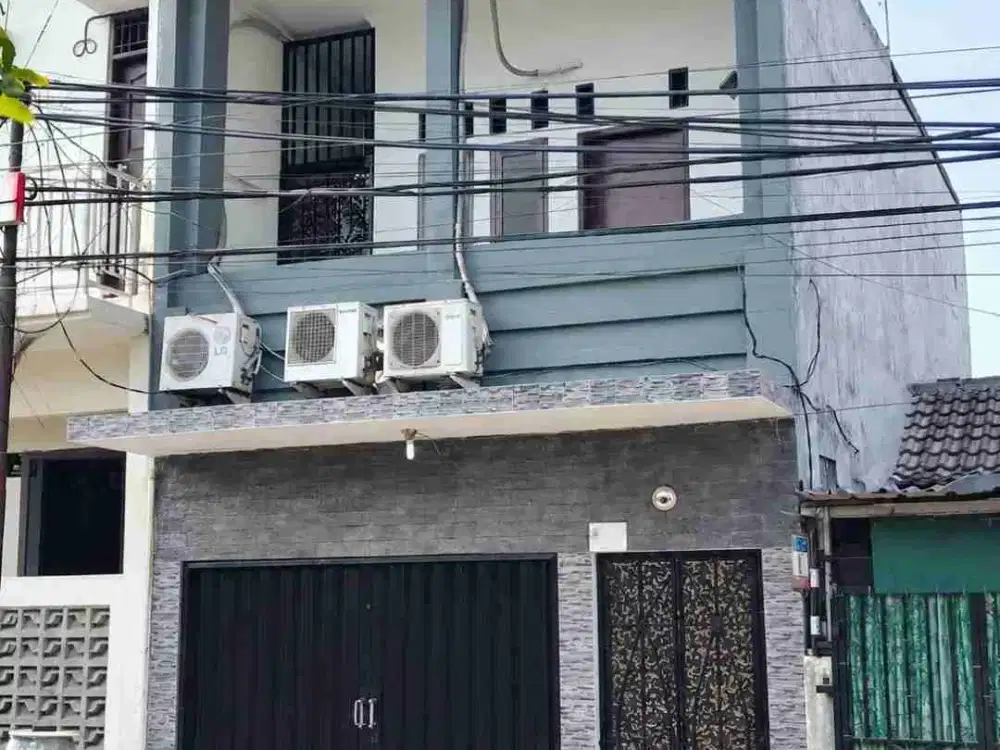Dijual Rumah  Usaha + Kios di Cipondoh Makmur 4,7 x 13 m2 SHM
Selatan lt 61 m2 lb 122 m2 ada 3 kt 3 km unfurnished, acess 2 mobil!