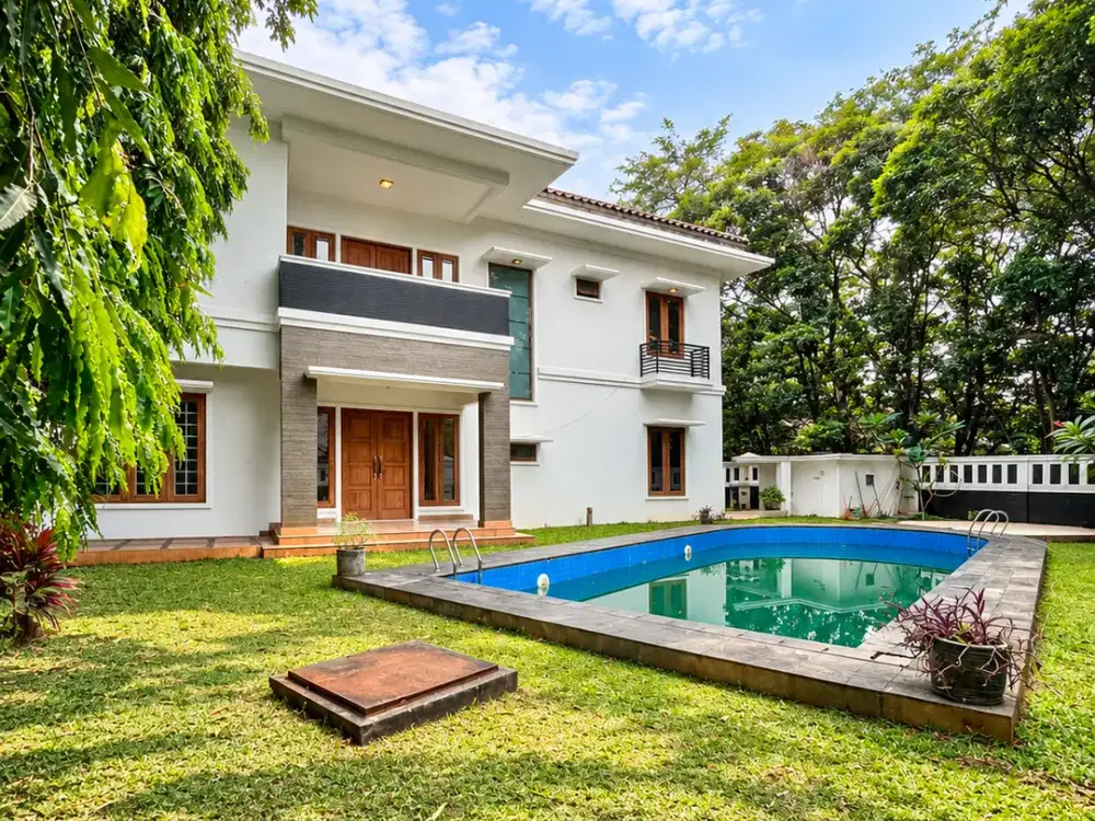 Rumah Mewah Siap Huni dengan Private Swimming Pool di Jakarta Selatan BTC 18993 NV, JS, FR, WT