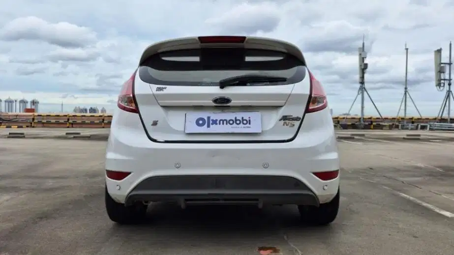 Ford Fiesta 1.5 S Bensin AT 2013 Ungu