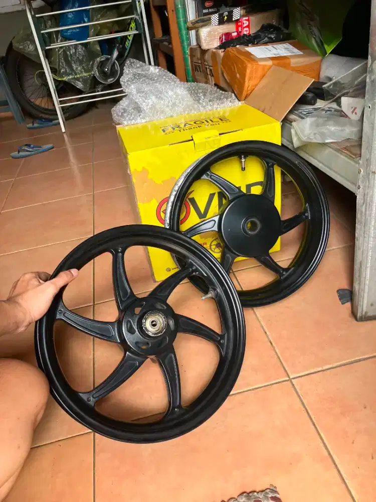 VND Sixstar ring 14 Aerox connected