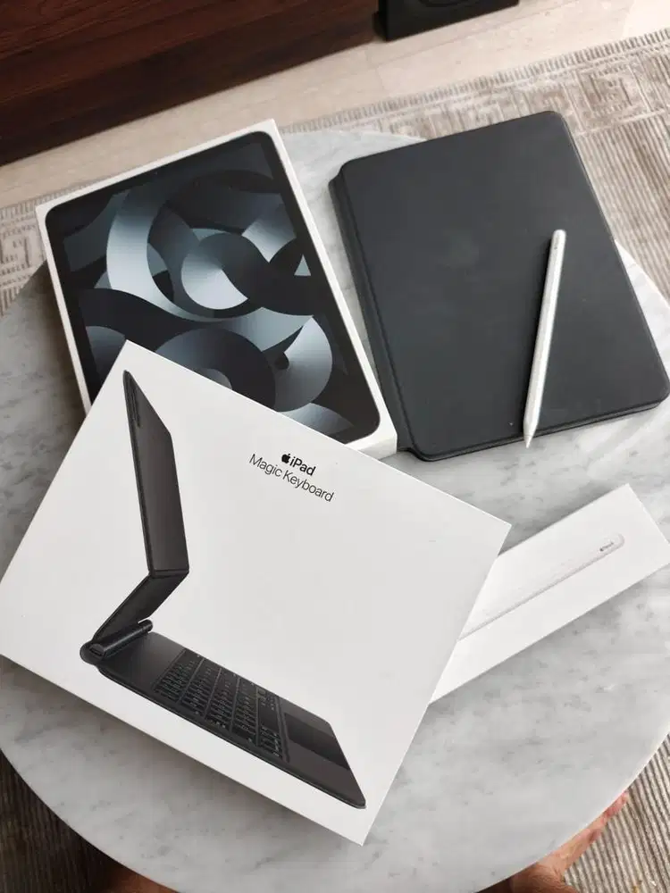 ipad air 5th Gen 256 GB wifi only paket dg magic keyboard n pencil