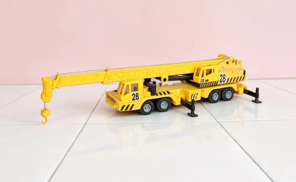 Mainan diecast truck crane