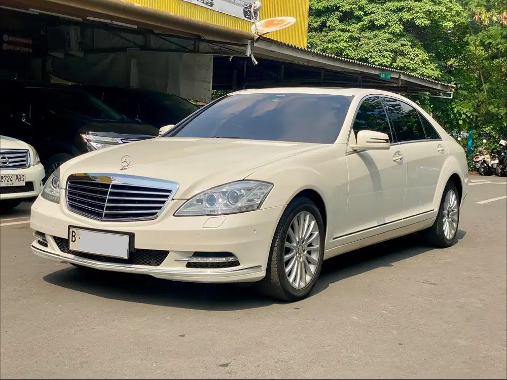 MERCEDES BENZ S300 L AT PUTIH 2012