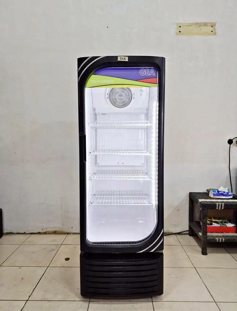 Jual showcase gea 4rak murah