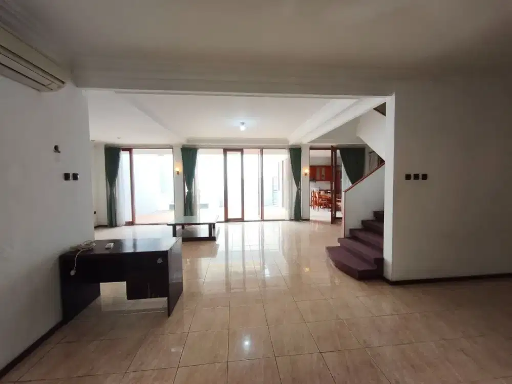 Dijual NEGO Rumah 2 lantai Setraduta Bandung [ID 763]