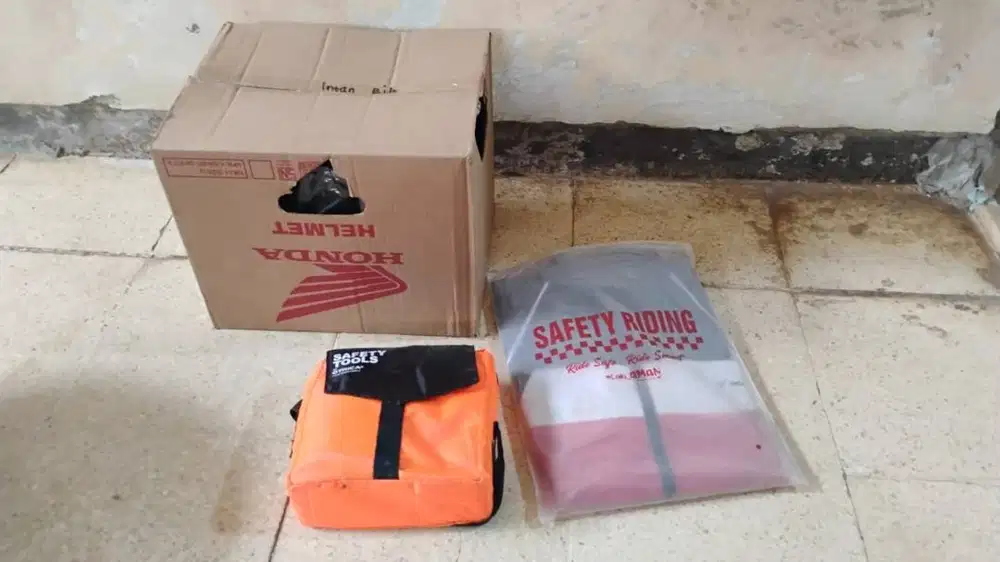 Helm, Jaket, Safety Tools (jas hujan dan cairan ban) Honda motor Asli
