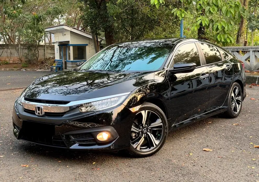 [KM 20 RB] Honda Civic 1.5 Turbo ES Sedan 2016/2017 Like New Hatchback