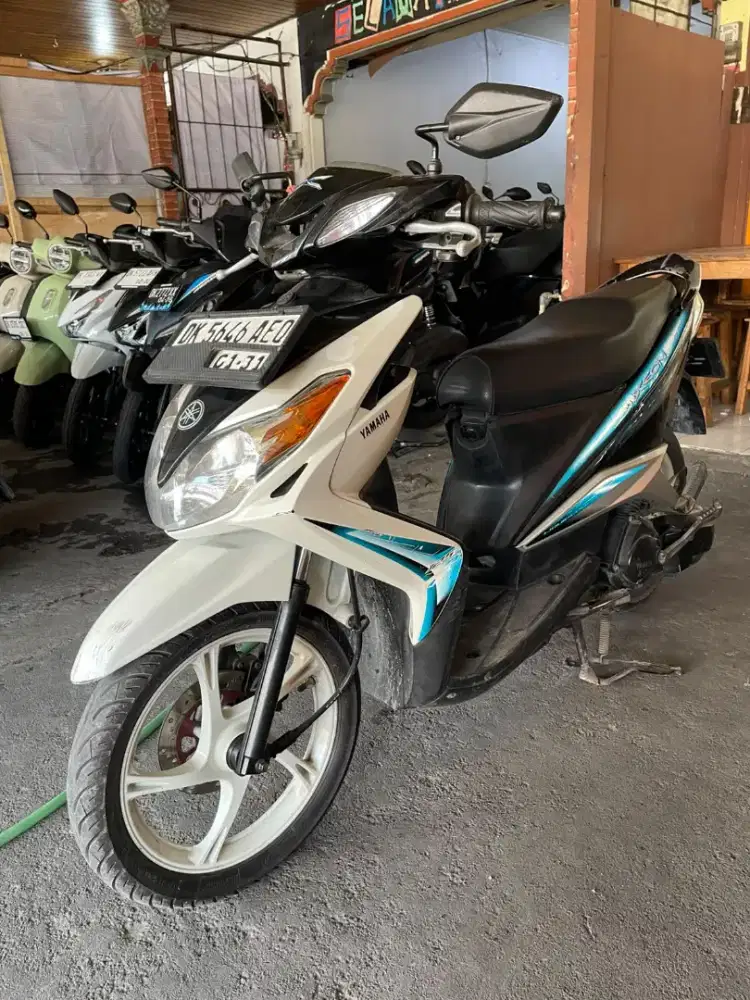 Xeon GT 2010 putih