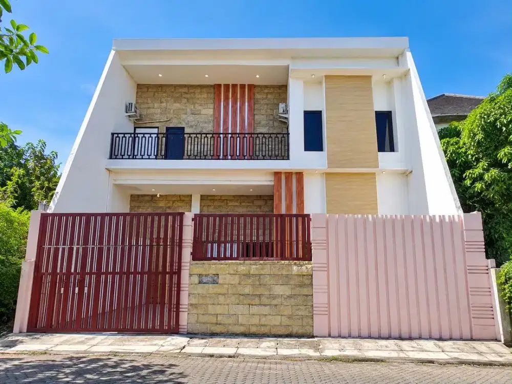 Dijual Termurah Rumah 2Lt di Griyo Amartha Saronojiwo Dekat Ubaya