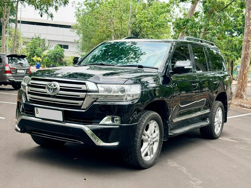 TOYOTA LAND CRUISER VX200 4.5 DIESEL AT 2010