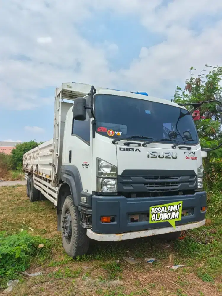 Isuzu FVM giga 240ps dobel 10 roda long panjang 9.8 m tahun 2023