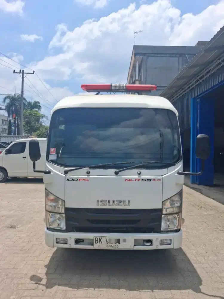 Isuzu Elf NLR 55 Ambulance 2020 putih