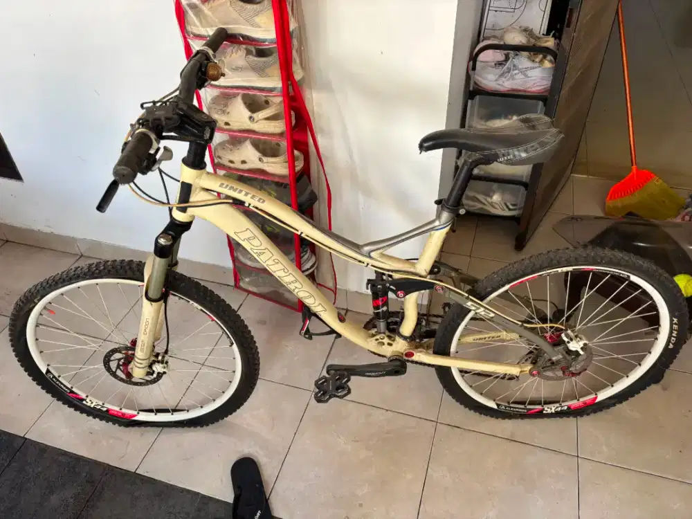 Unite Patrol 512 Size L