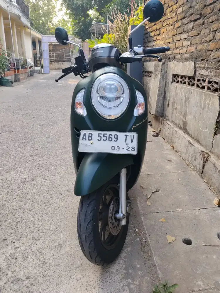 Scoopy Prestige hijau doff 2023