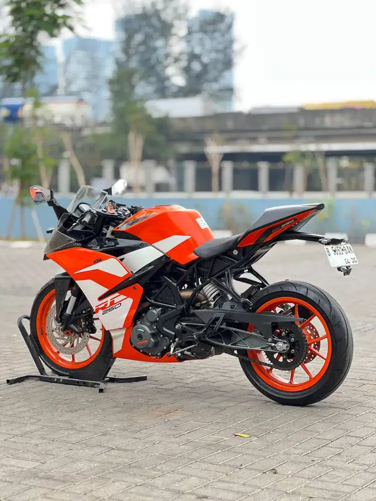 KTM RC 250 ABS 2019 ORANGE KM 10K PAJAK PANJANG SIAP GAS JAUH