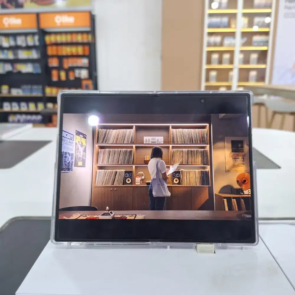 Samsung Galaxy Z Flod8 – HP Flagship Premium Terbaru